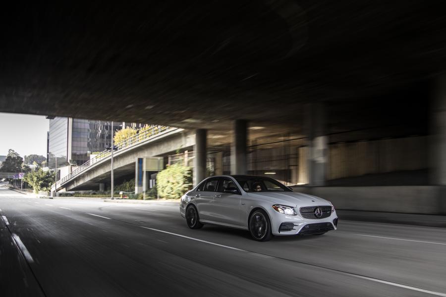  Mercedes-AMG E53 4Matic+ 2018 года  (NA) (фото 23 из 40)